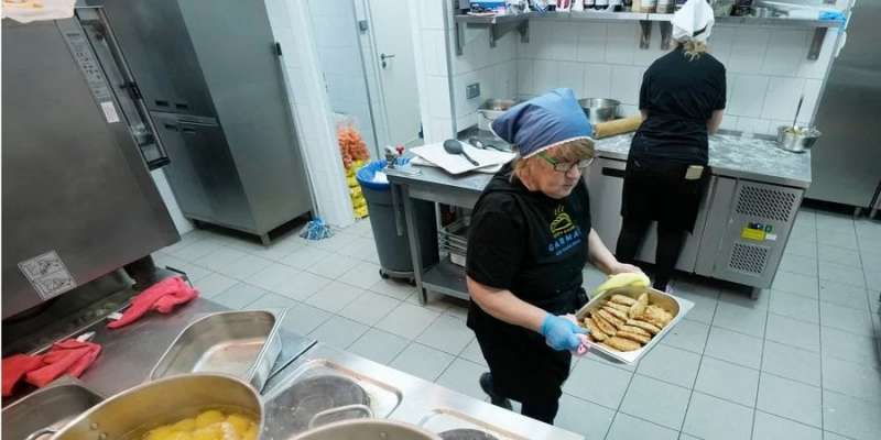 Дефіцит 28 професій. Без українців на&nbsp;польському ринку праці у&nbsp;2024 році почнеться кадровий голод