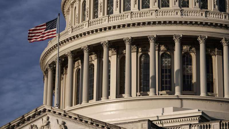 Демпартия США переизбрала 74-летнего сенатора на пост лидера фракции