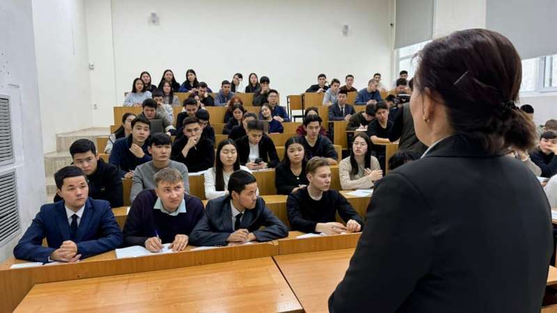 Тридцать тысяч школьников Астаны написали диктант о вреде наркотиков